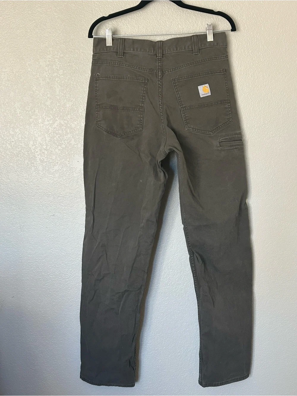 Carhartt Men's 32x34 Relaxed Fit Durable Utility Work Pants Farm-Worn